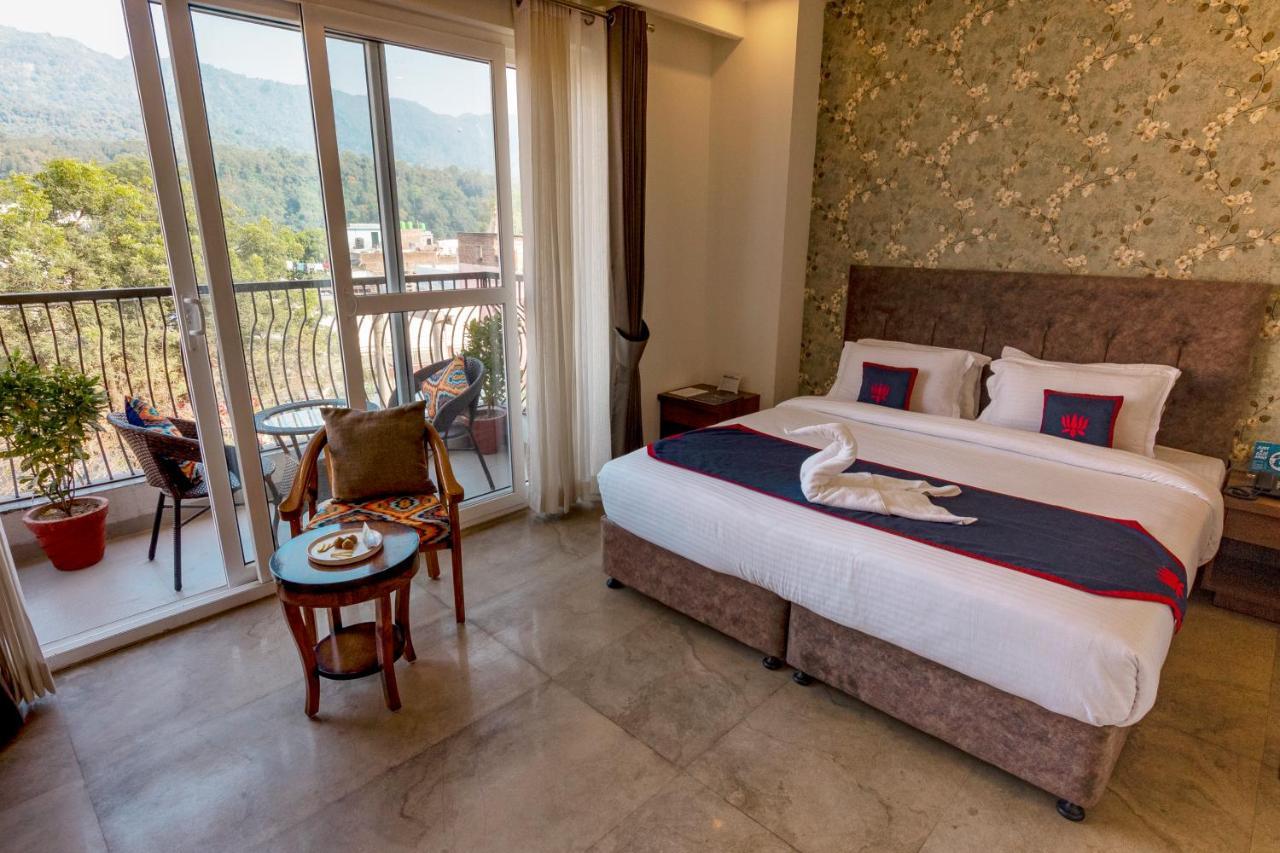 Holywater Hotel By Ganga Kinare #150 Mts From Ganga Ghat リシケーシュ エクステリア 写真