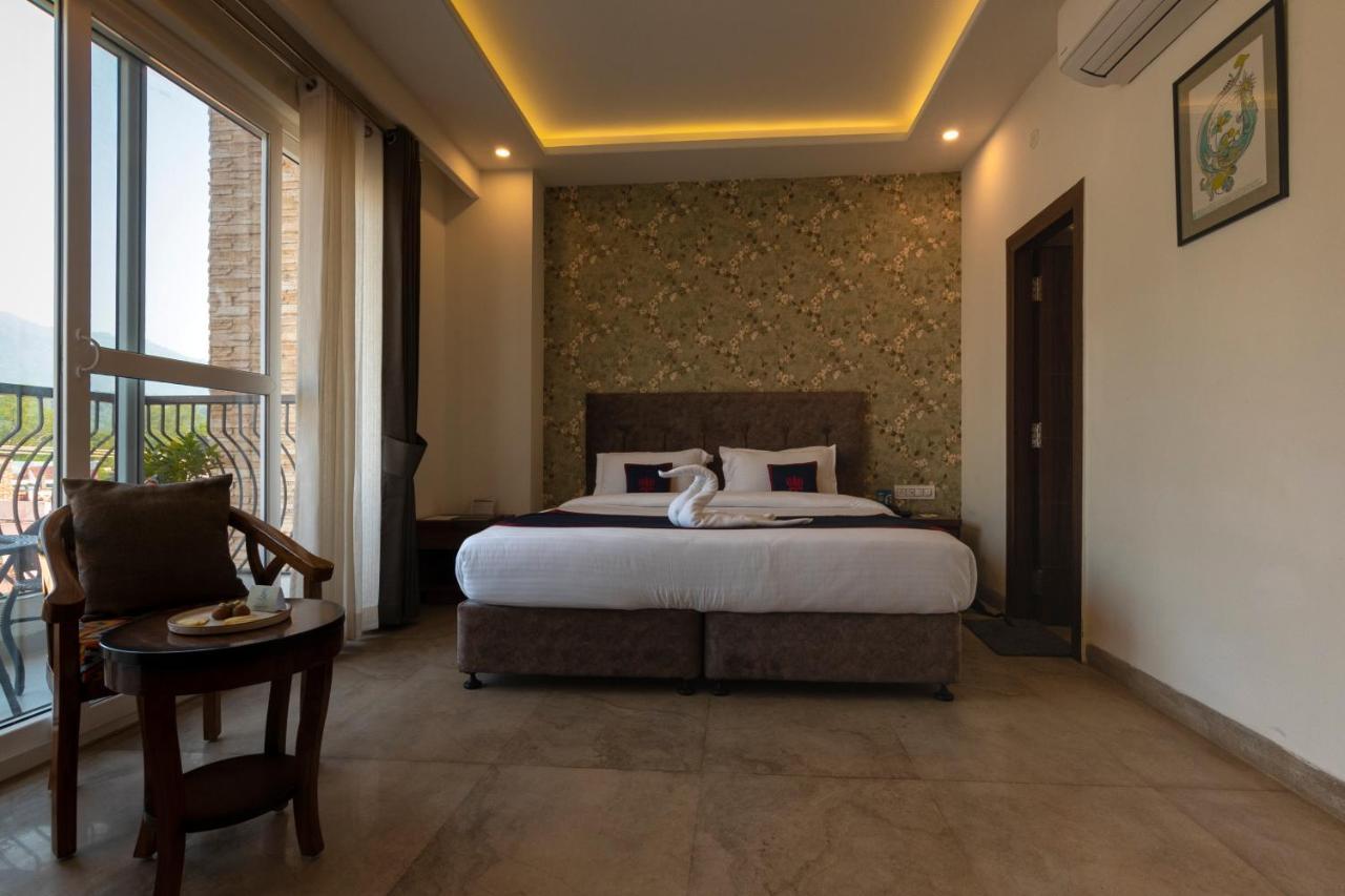 Holywater Hotel By Ganga Kinare #150 Mts From Ganga Ghat リシケーシュ エクステリア 写真