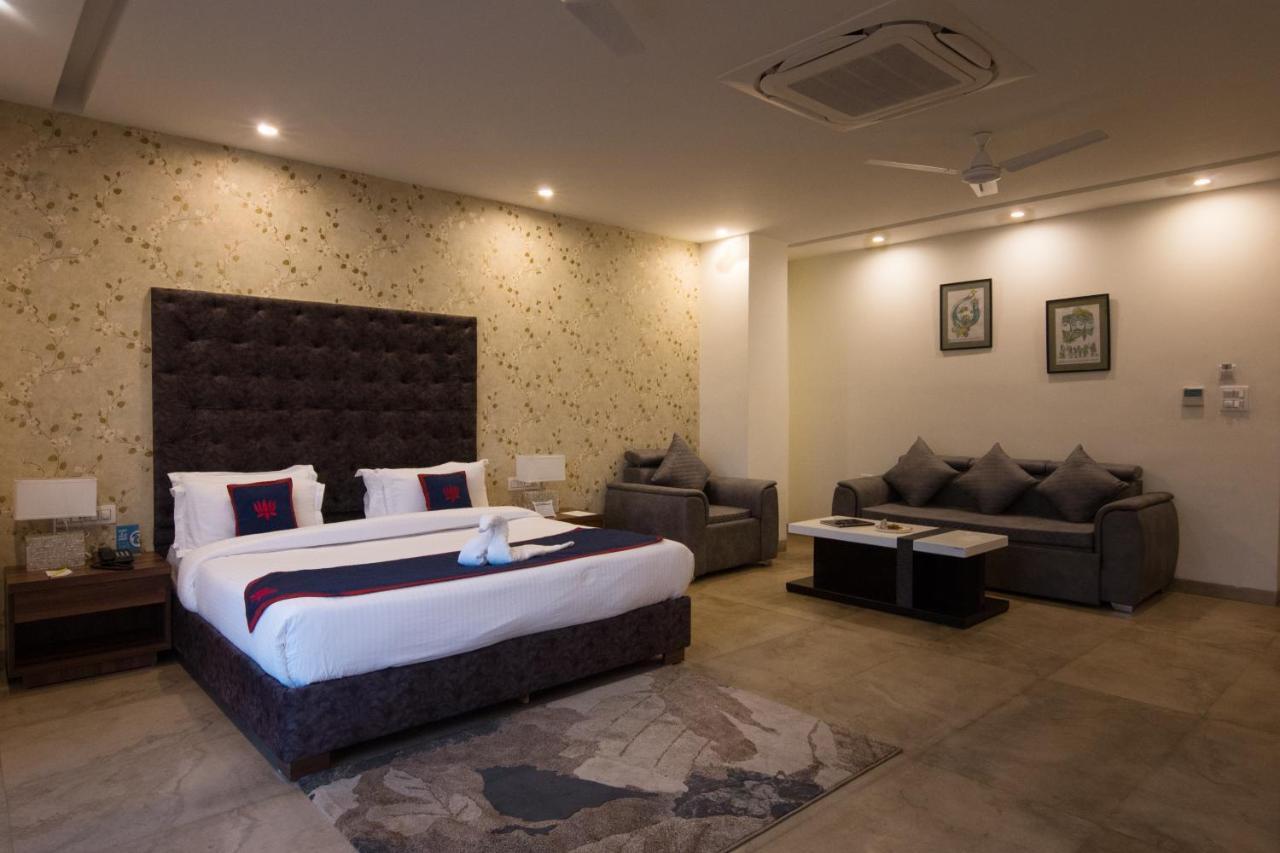 Holywater Hotel By Ganga Kinare #150 Mts From Ganga Ghat リシケーシュ エクステリア 写真